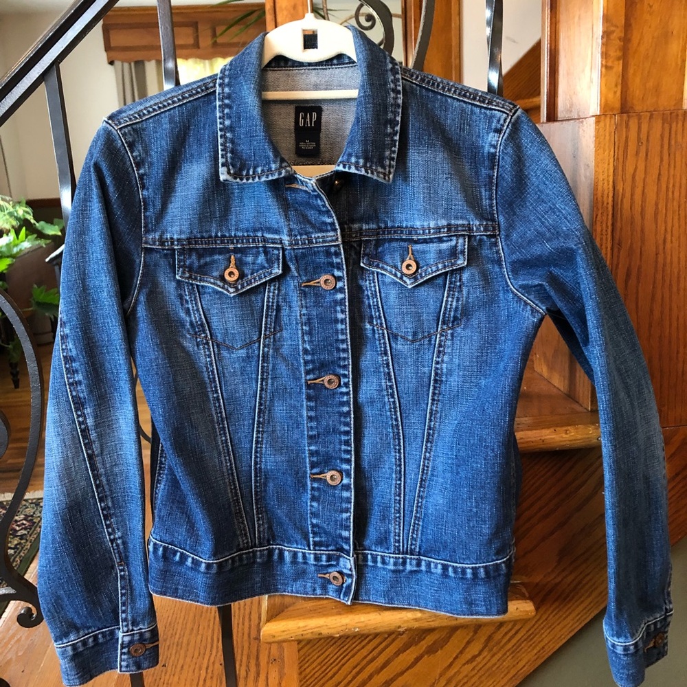 Gap Women’s Trucker Jean Jacket M